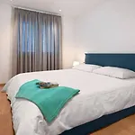 Gorgeous Split Apartment For 8 Guests